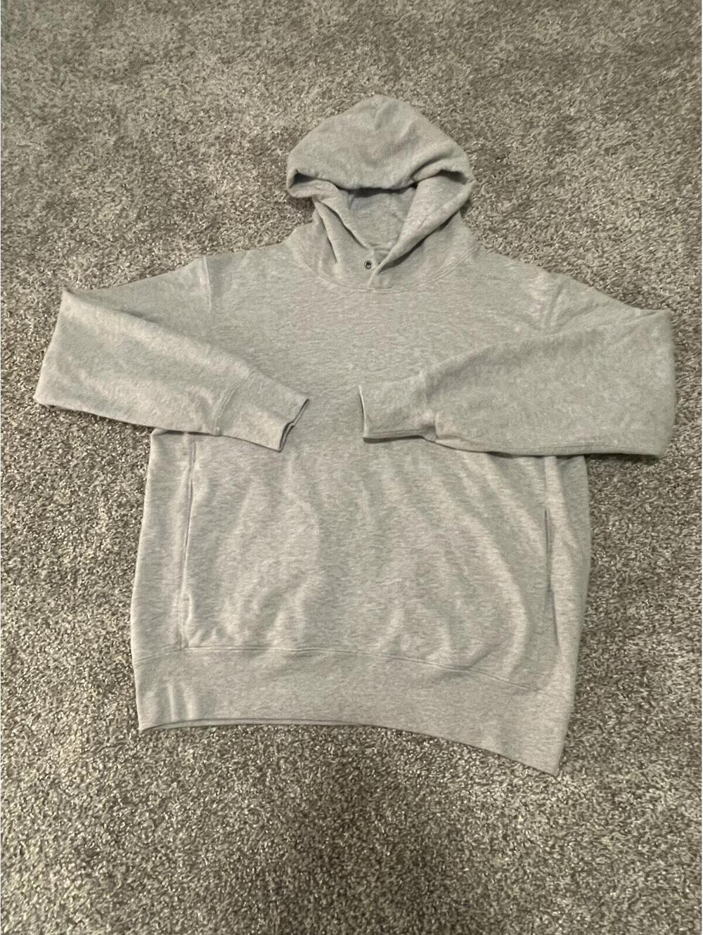 Uniqlo Men’s Gray Pullover Hoodie Size M Minimal Heavyweight Sweatshirt